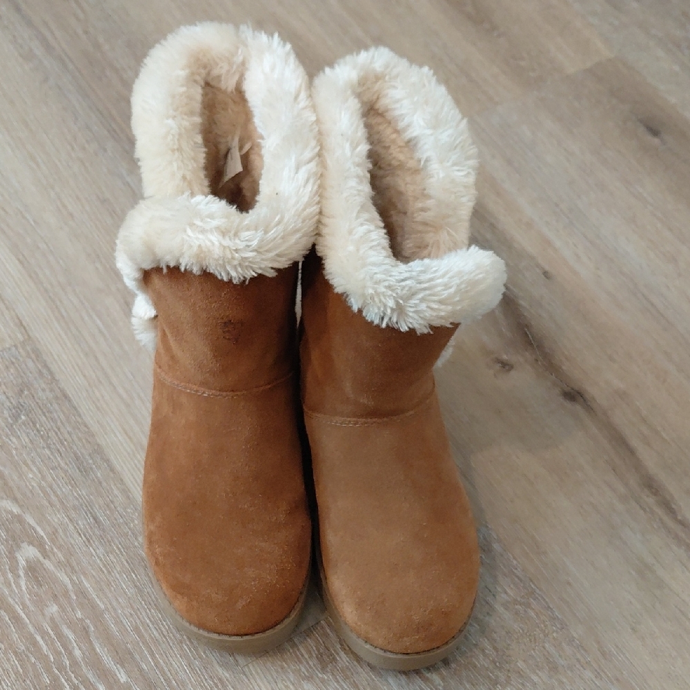 Women's Faux Suede Winter Boot with Faux Fur Trim - Tan